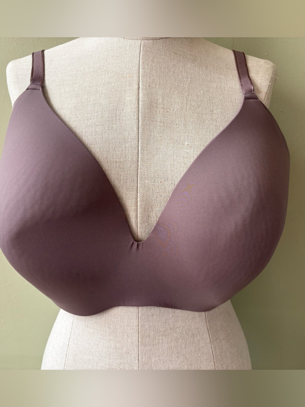 Knix Smooth Wireless Plunge Bra Plum Sz 8+